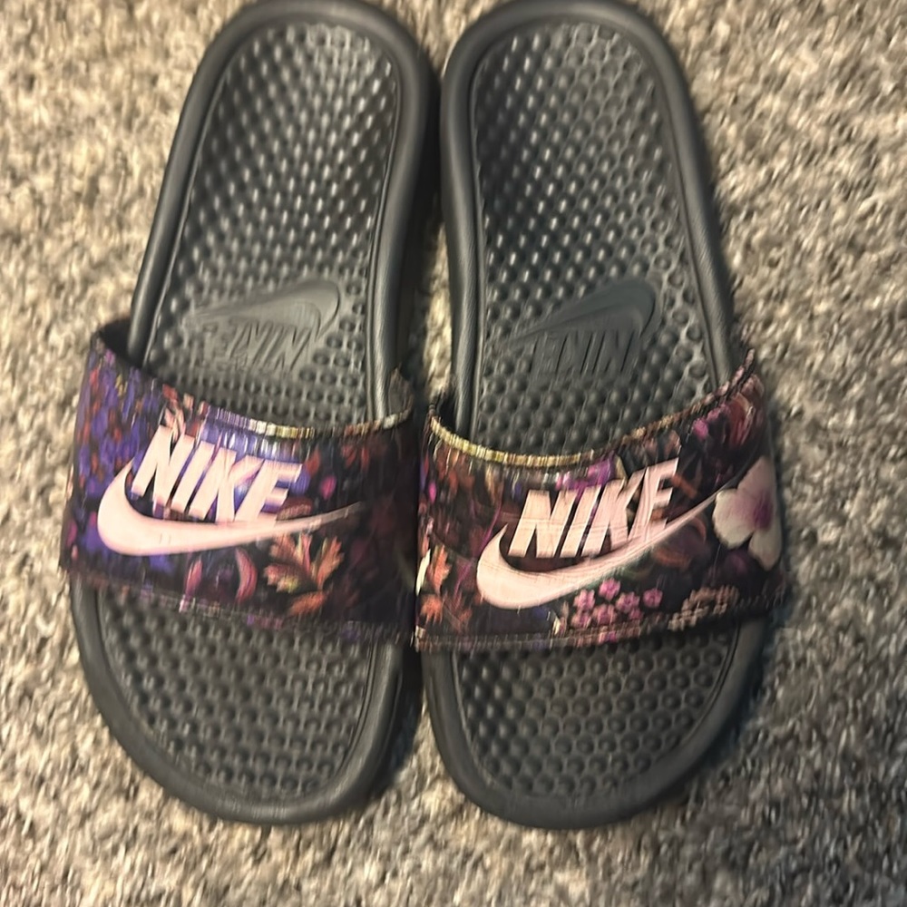 Nike Slides Women’s Size 6